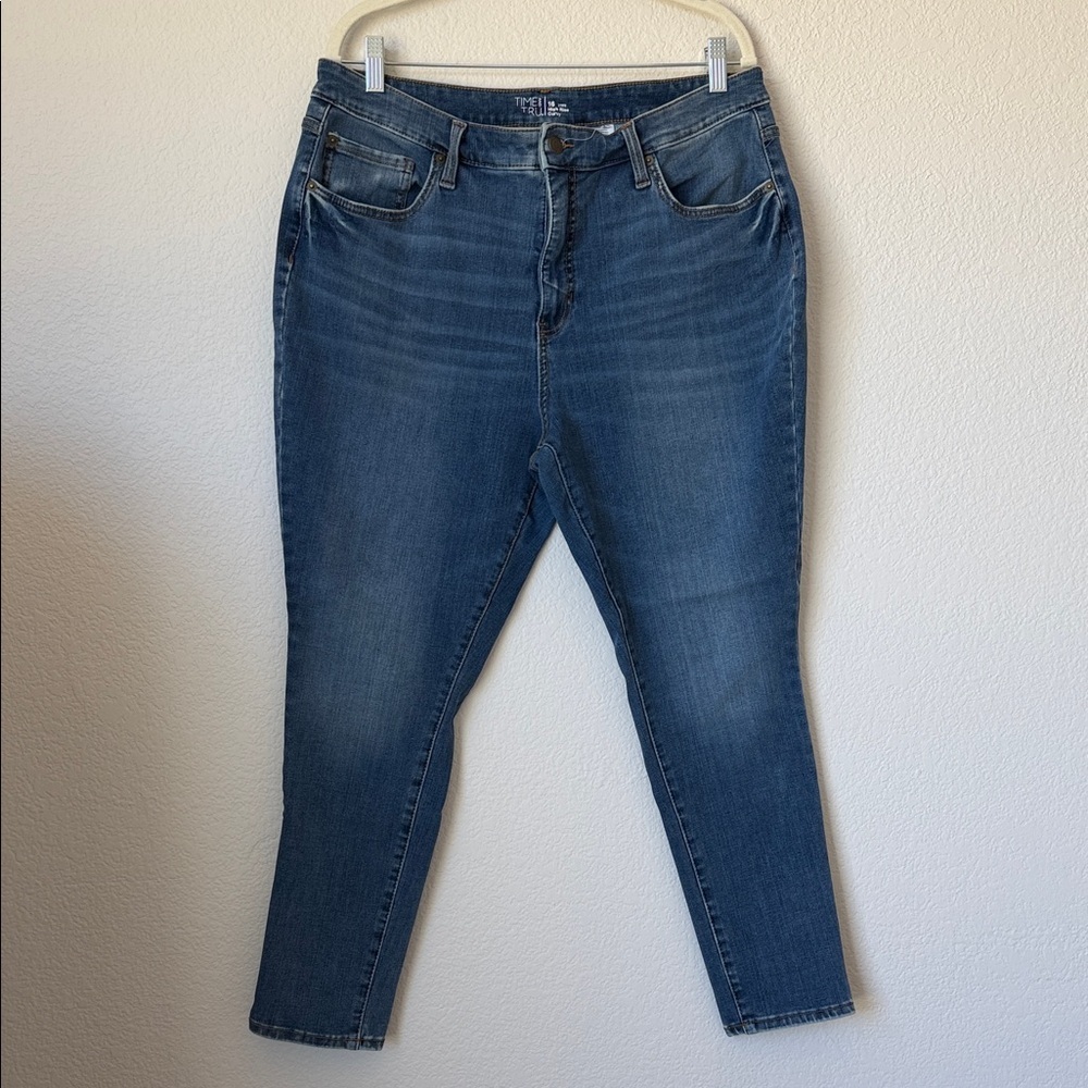Time and Tru Curvy High Rise Skinny Jeans Dark Wash Stretch Size 16P - Picture 2 of 10